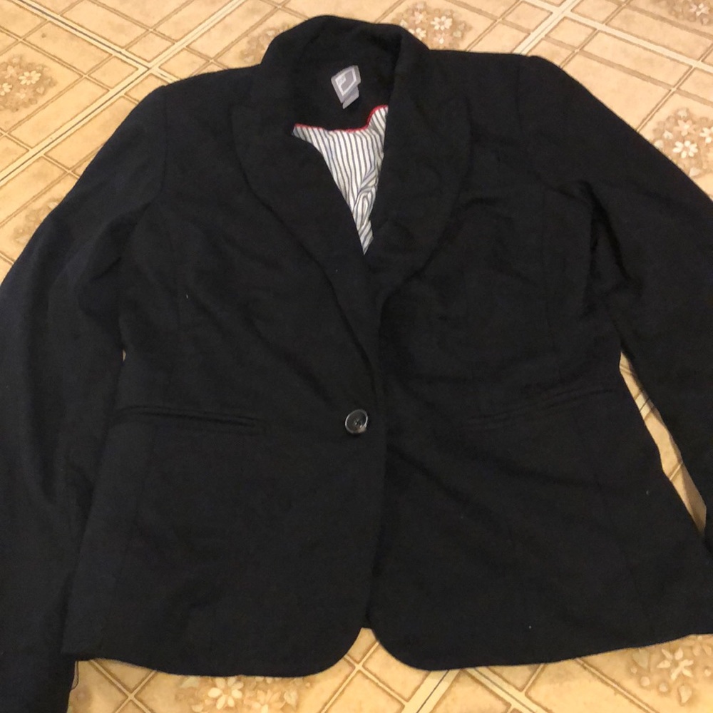 Black blazer!